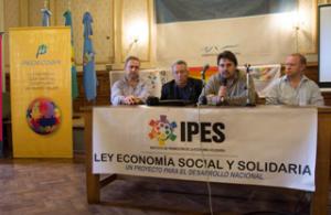 Durante el Foro de debate de la Ley de la Econom�a Social y Solidaria, Mujica anunci� que otorgar�n un predio para realizar una Feria Franca